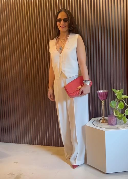 Chic Off-White Sleeveless Vest & Wide-Leg Pants Co-Ord Set